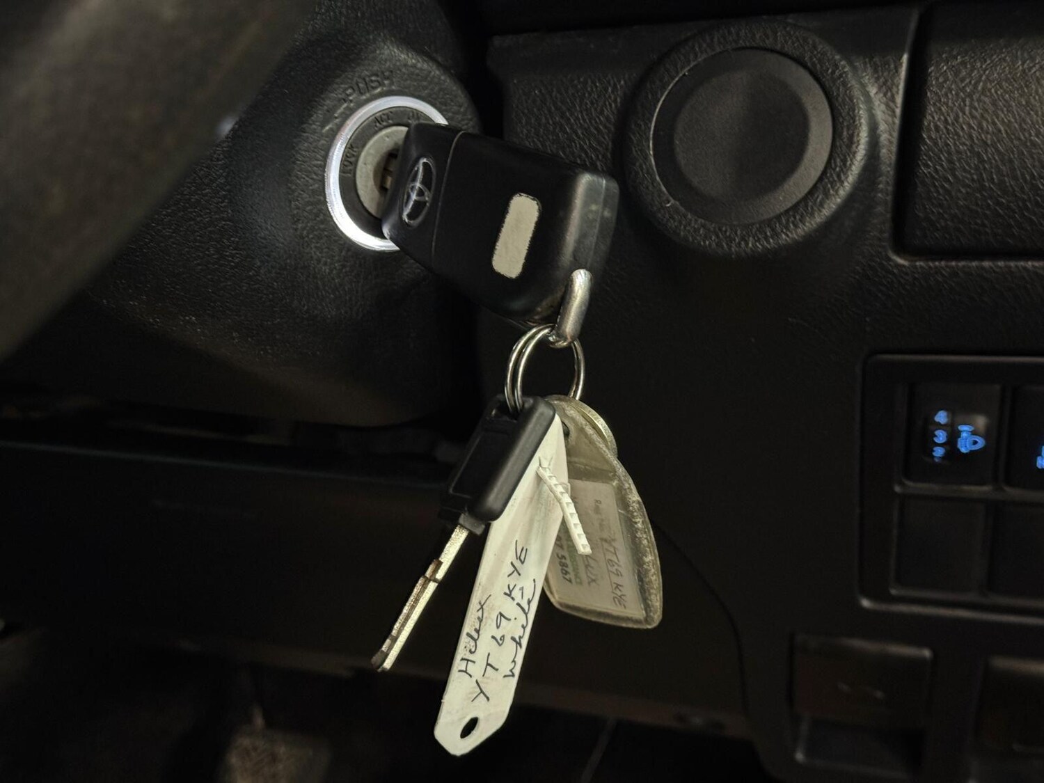 Used Toyota Hilux 2019 for sale - 76727792: Photo 39