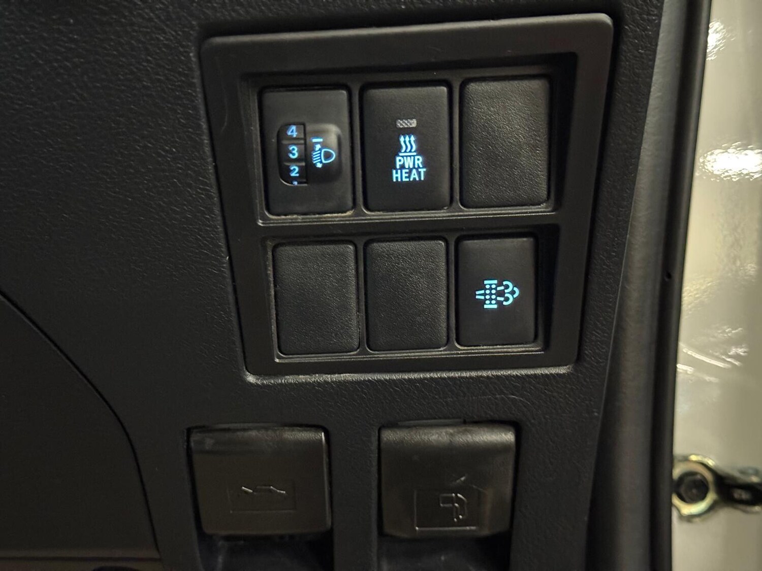 Used Toyota Hilux 2019 for sale - 76727792: Photo 40