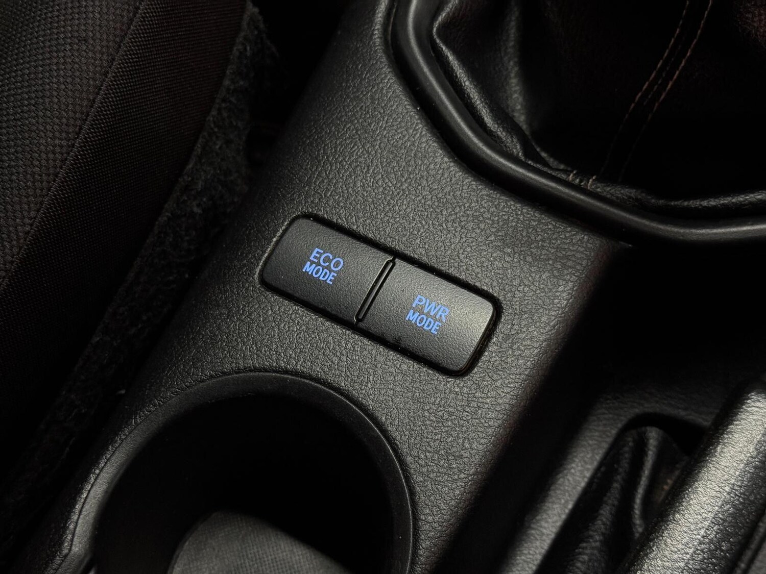 Used Toyota Hilux 2019 for sale - 76727792: Photo 48