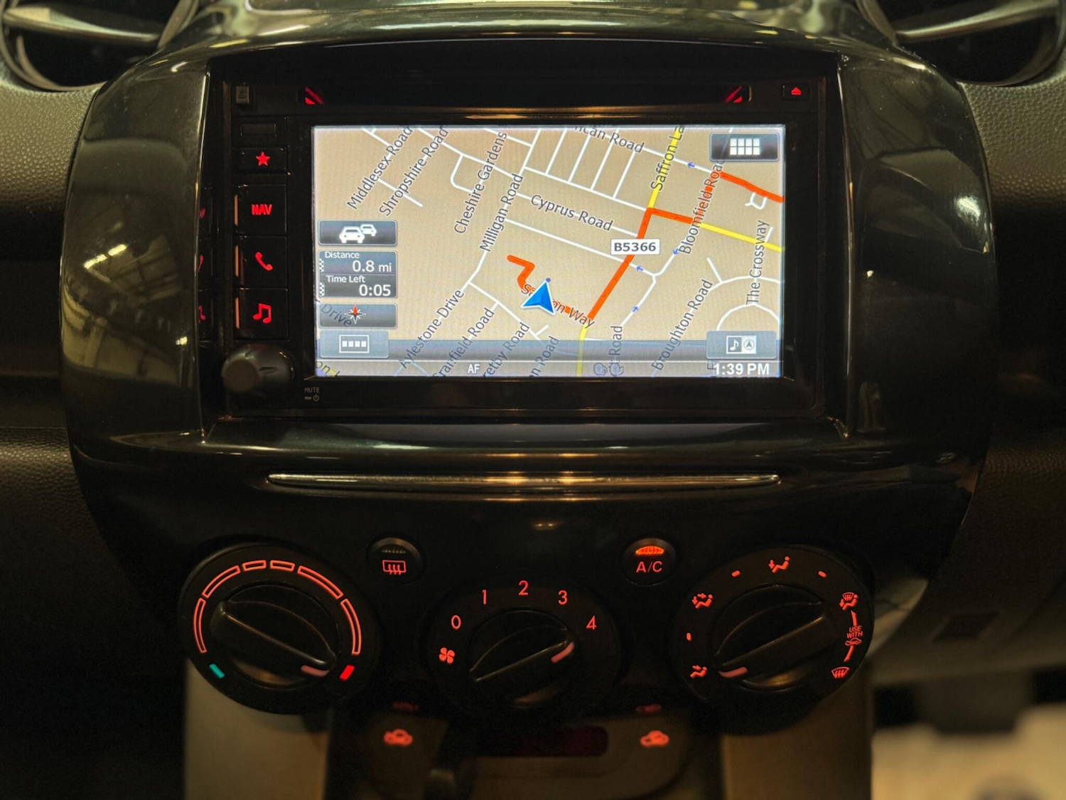 Used Mazda Mazda2 2014 for sale - 76020419: Photo 27