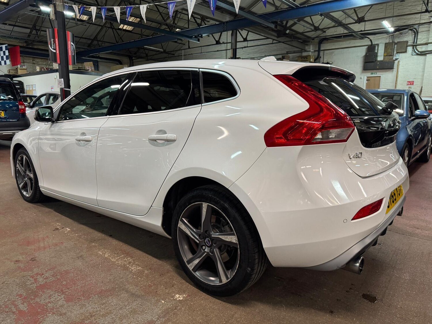 Used Volvo V40 2015 for sale - 77958289: Photo 10