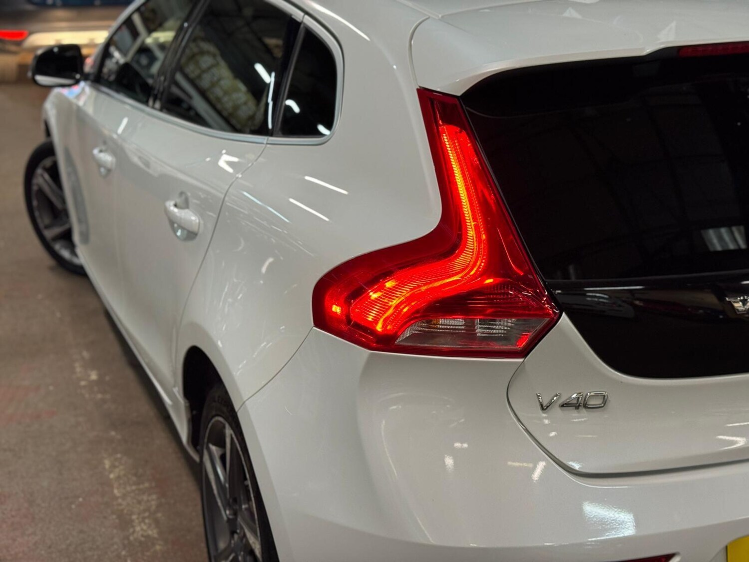 Used Volvo V40 2015 for sale - 77958289: Photo 12