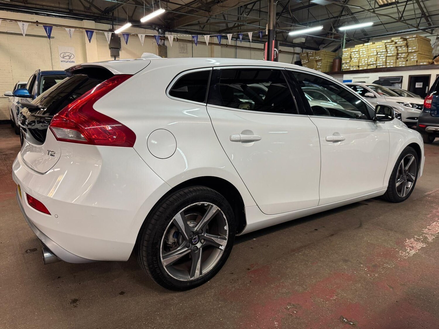 Used Volvo V40 2015 for sale - 77958289: Photo 15