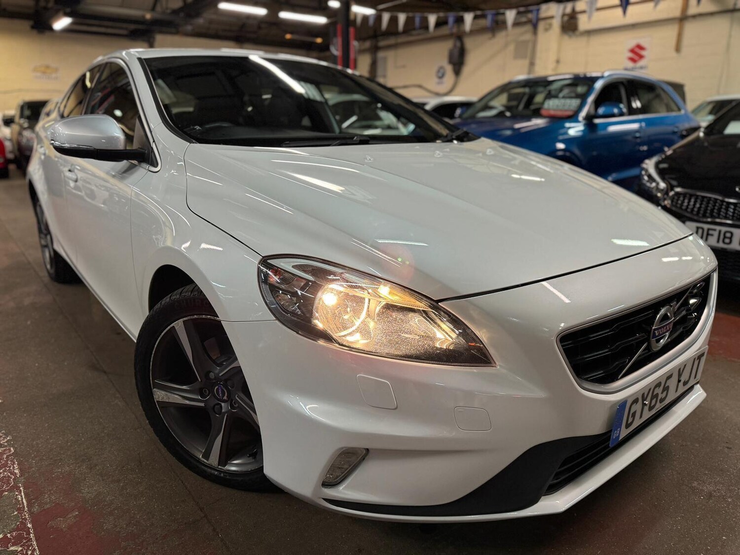 Used Volvo V40 2015 for sale - 77958289: Photo 2