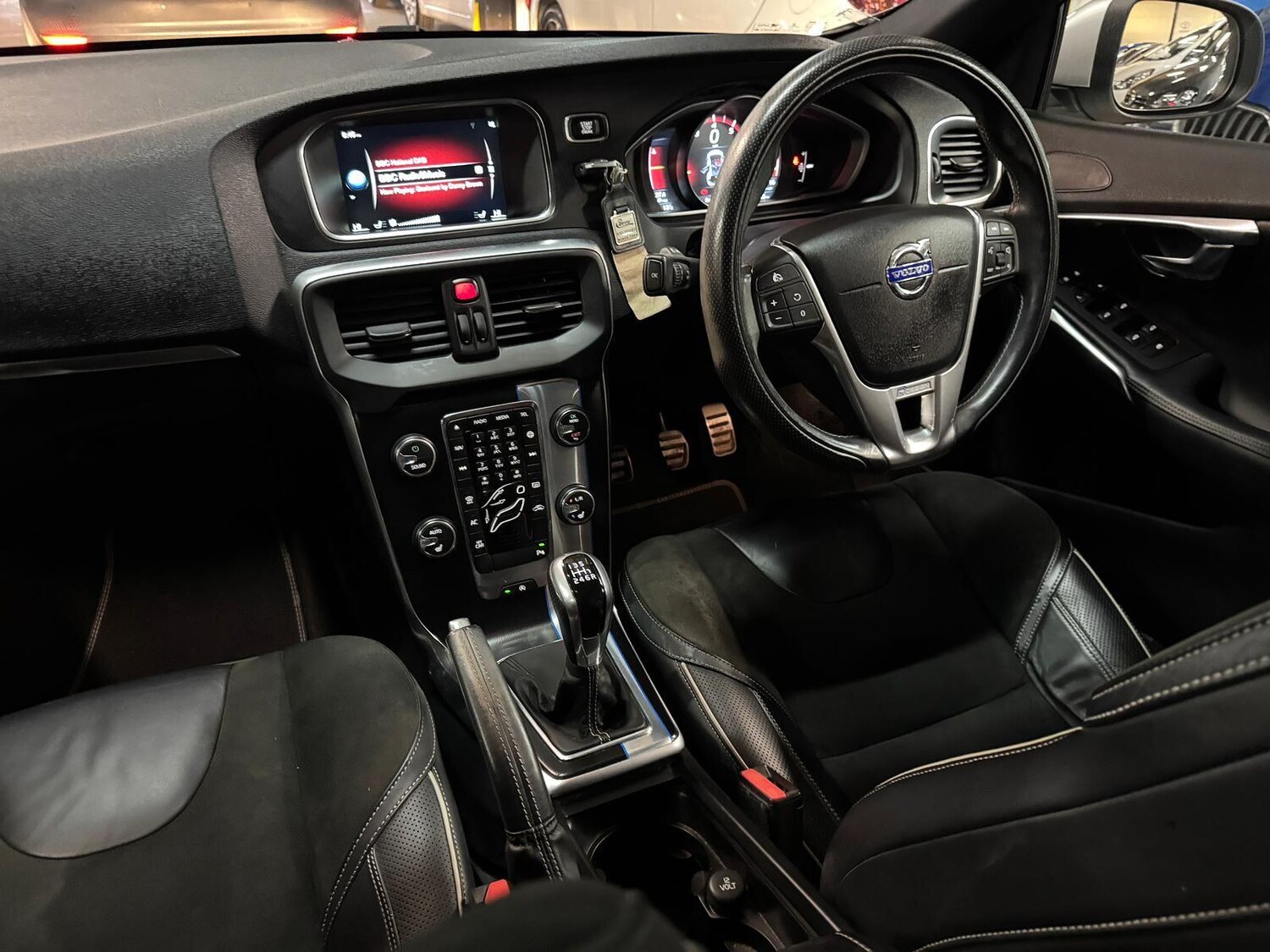 Used Volvo V40 2015 for sale - 77958289: Photo 23