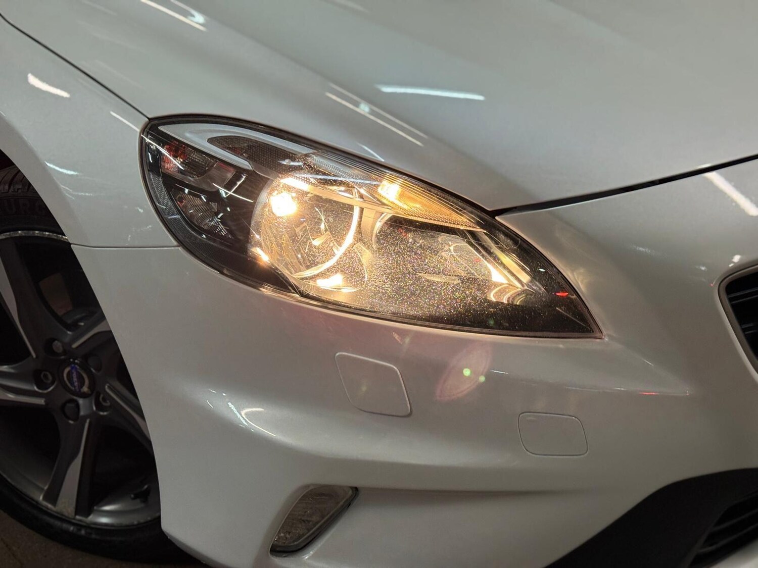 Used Volvo V40 2015 for sale - 77958289: Photo 3