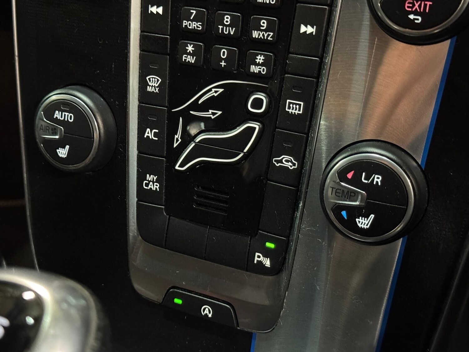 Used Volvo V40 2015 for sale - 77958289: Photo 31