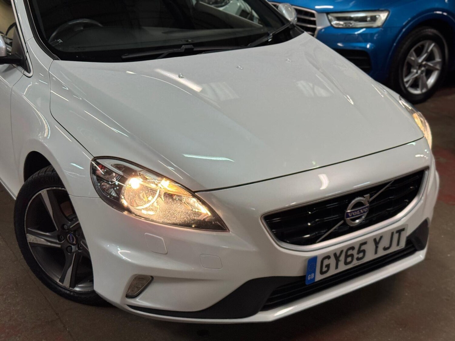 Used Volvo V40 2015 for sale - 77958289: Photo 4