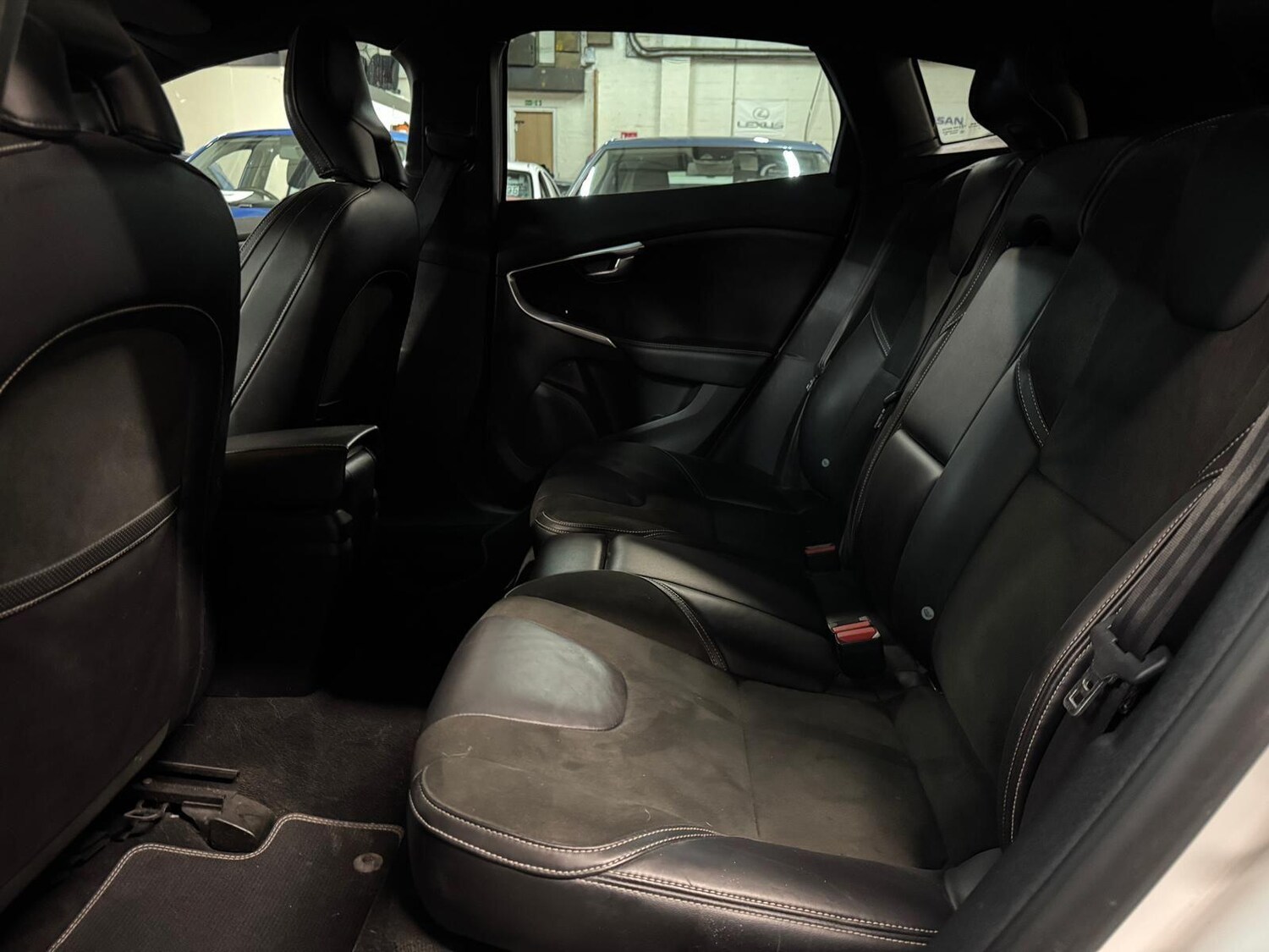 Used Volvo V40 2015 for sale - 77958289: Photo 40