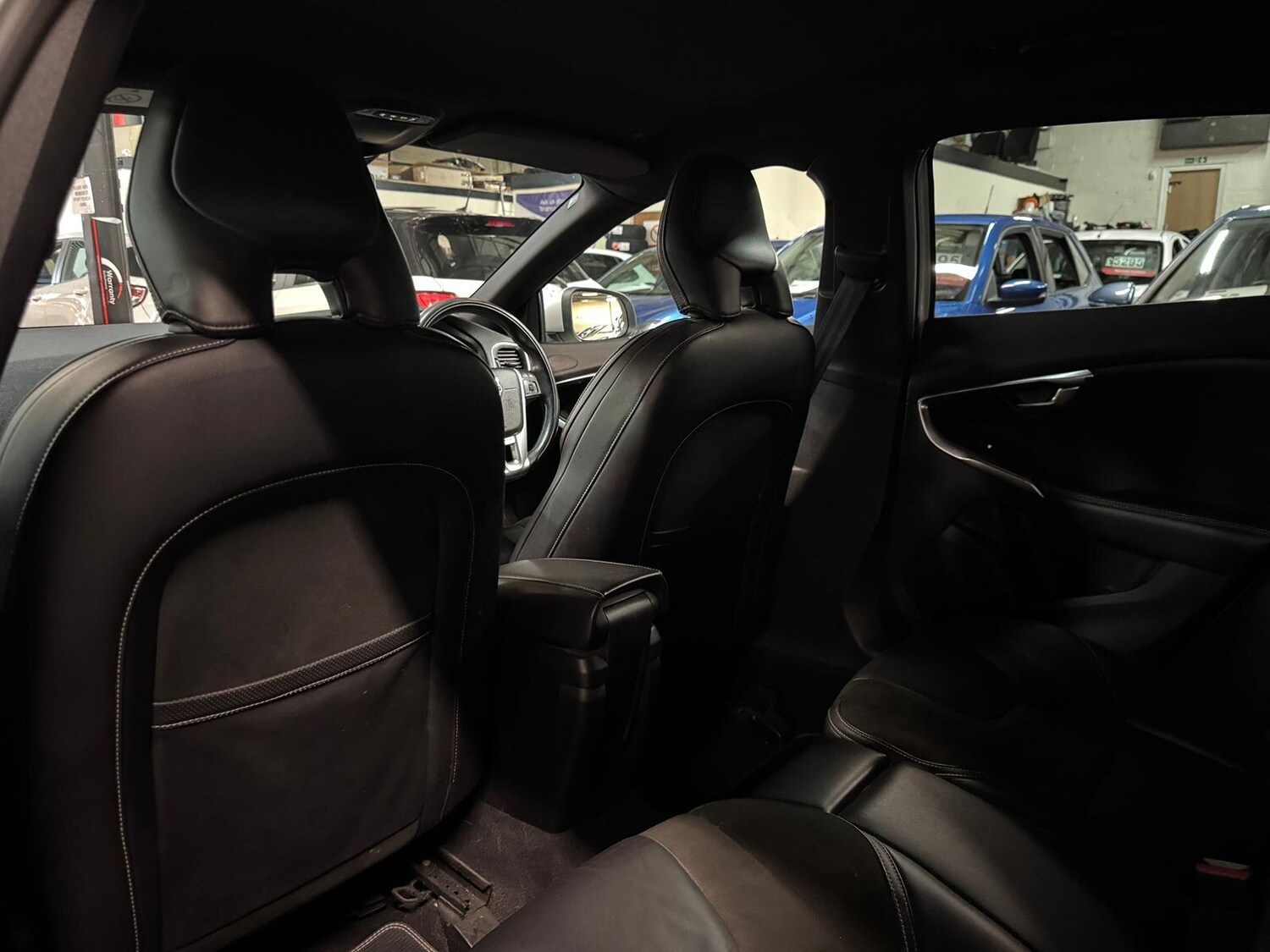 Used Volvo V40 2015 for sale - 77958289: Photo 41