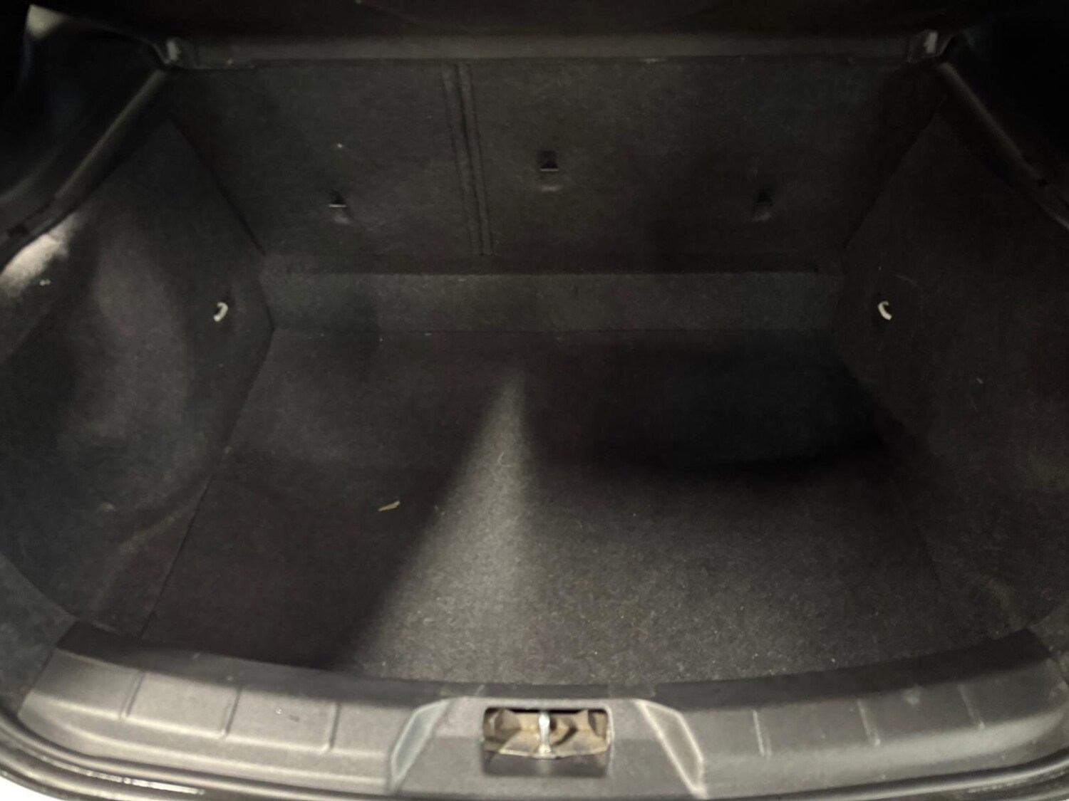 Used Volvo V40 2015 for sale - 77958289: Photo 43