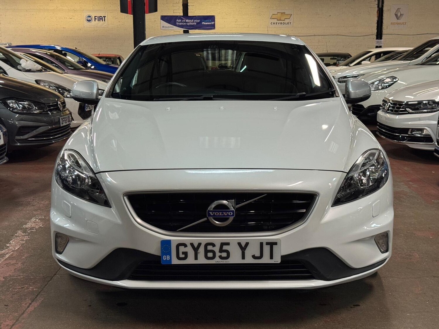 Used Volvo V40 2015 for sale - 77958289: Photo 6