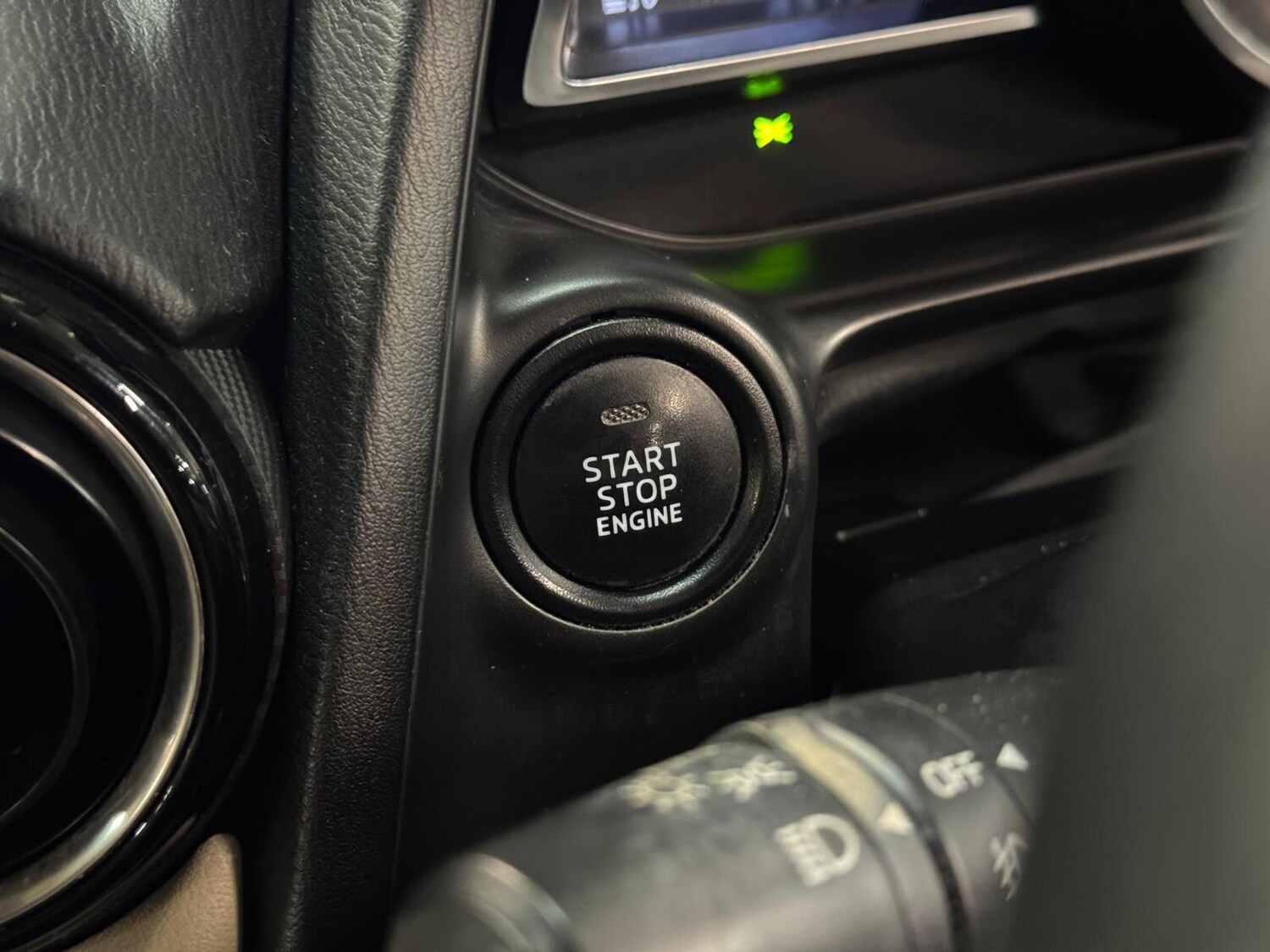 Used Mazda Mazda2 2015 for sale - 77510818: Photo 37