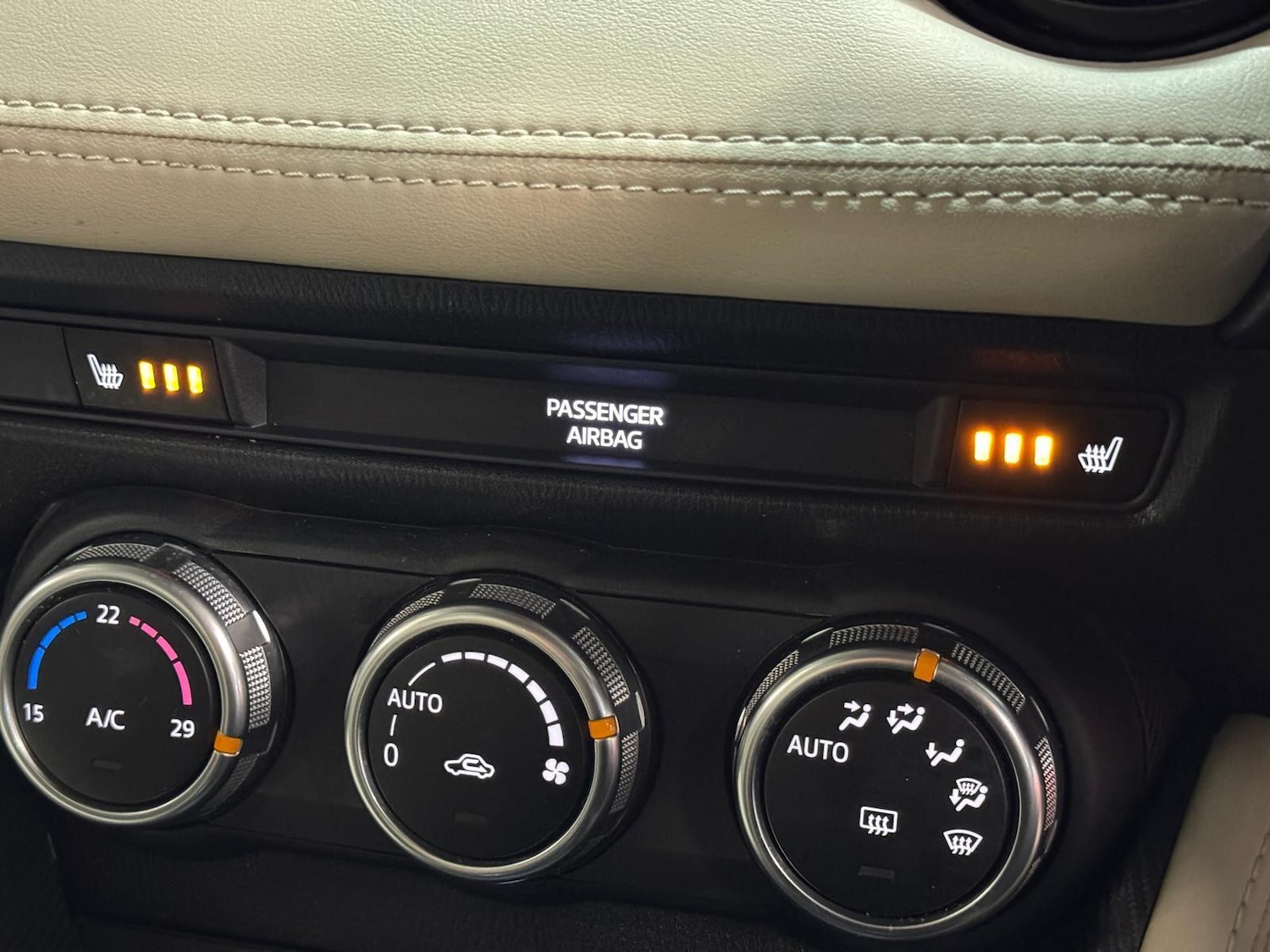 Used Mazda Mazda2 2015 for sale - 77510818: Photo 44