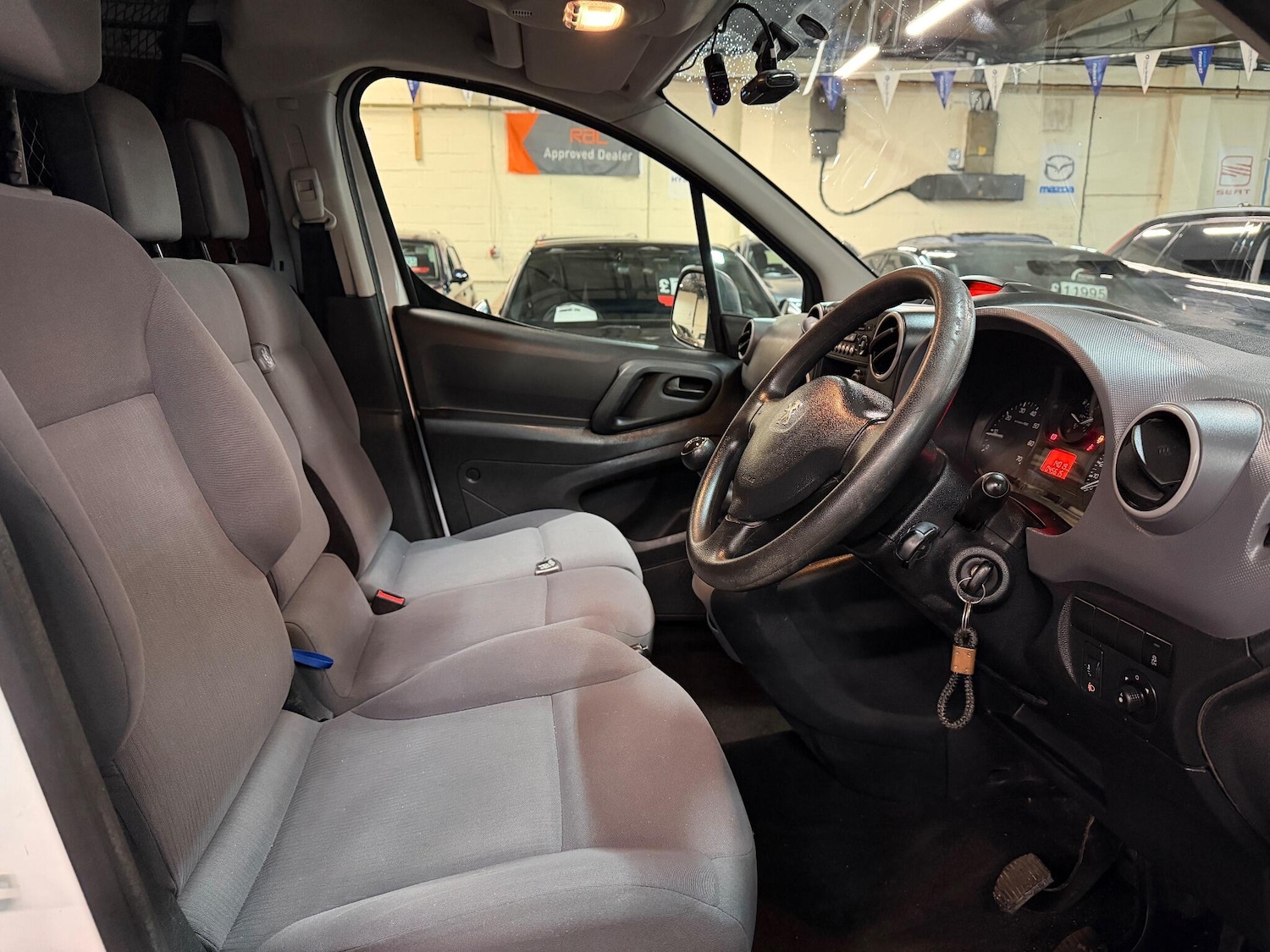 Used Peugeot Partner 2015 for sale - 76953565: Photo 15