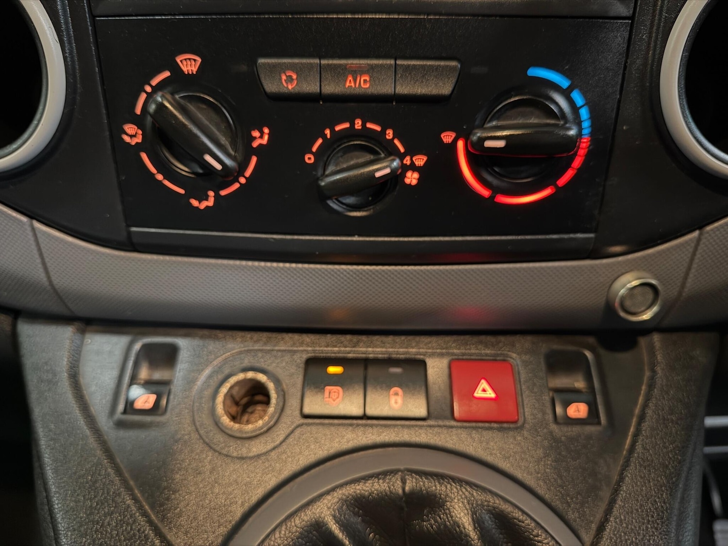 Used Peugeot Partner 2015 for sale - 76953565: Photo 17