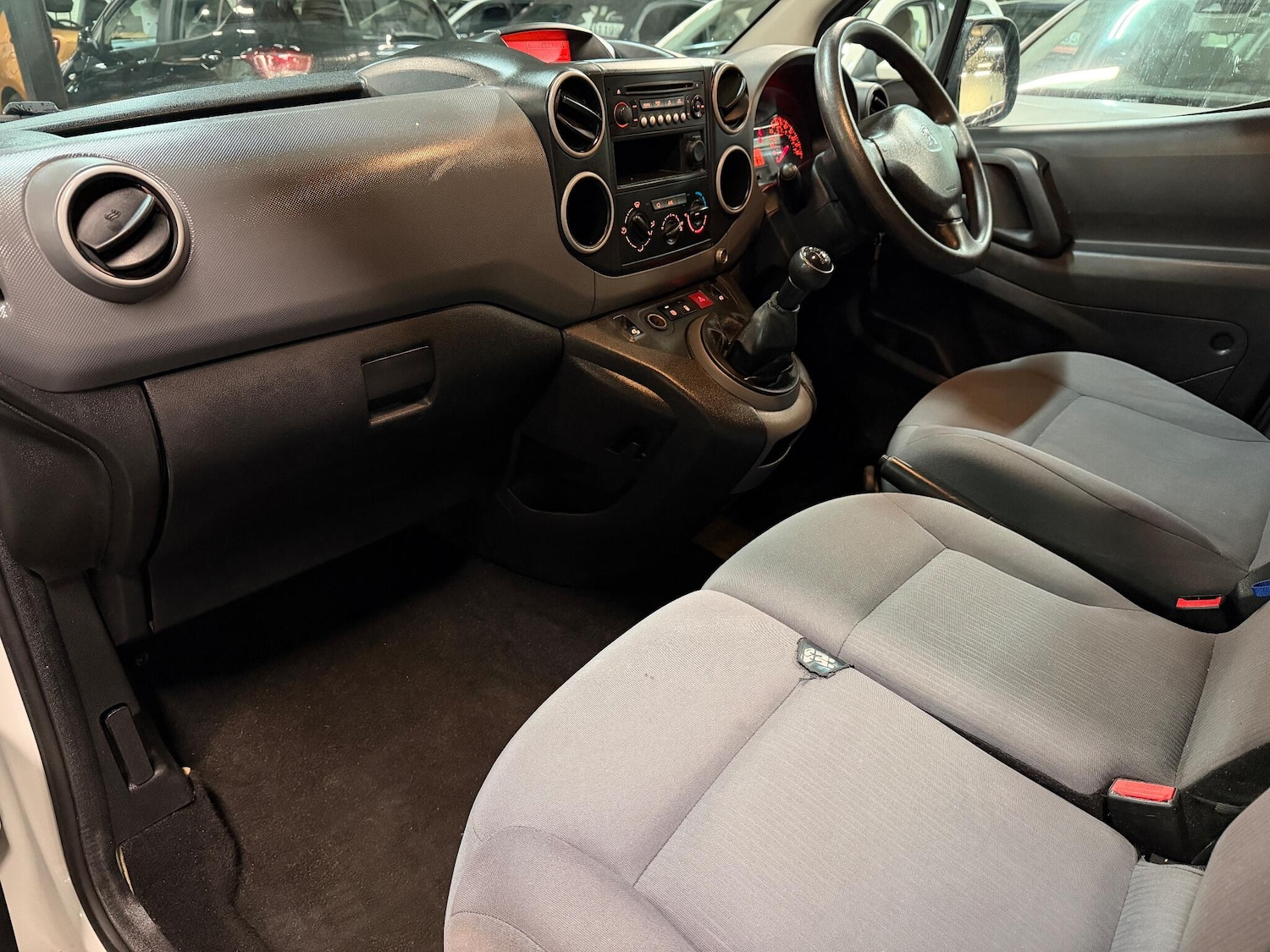 Used Peugeot Partner 2015 for sale - 76953565: Photo 18