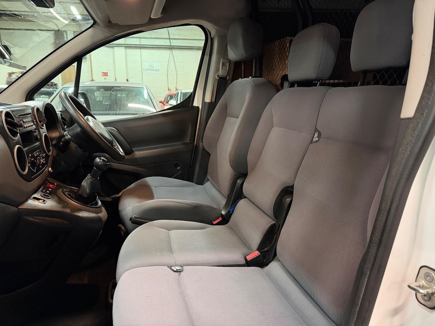 Used Peugeot Partner 2015 for sale - 76953565: Photo 21