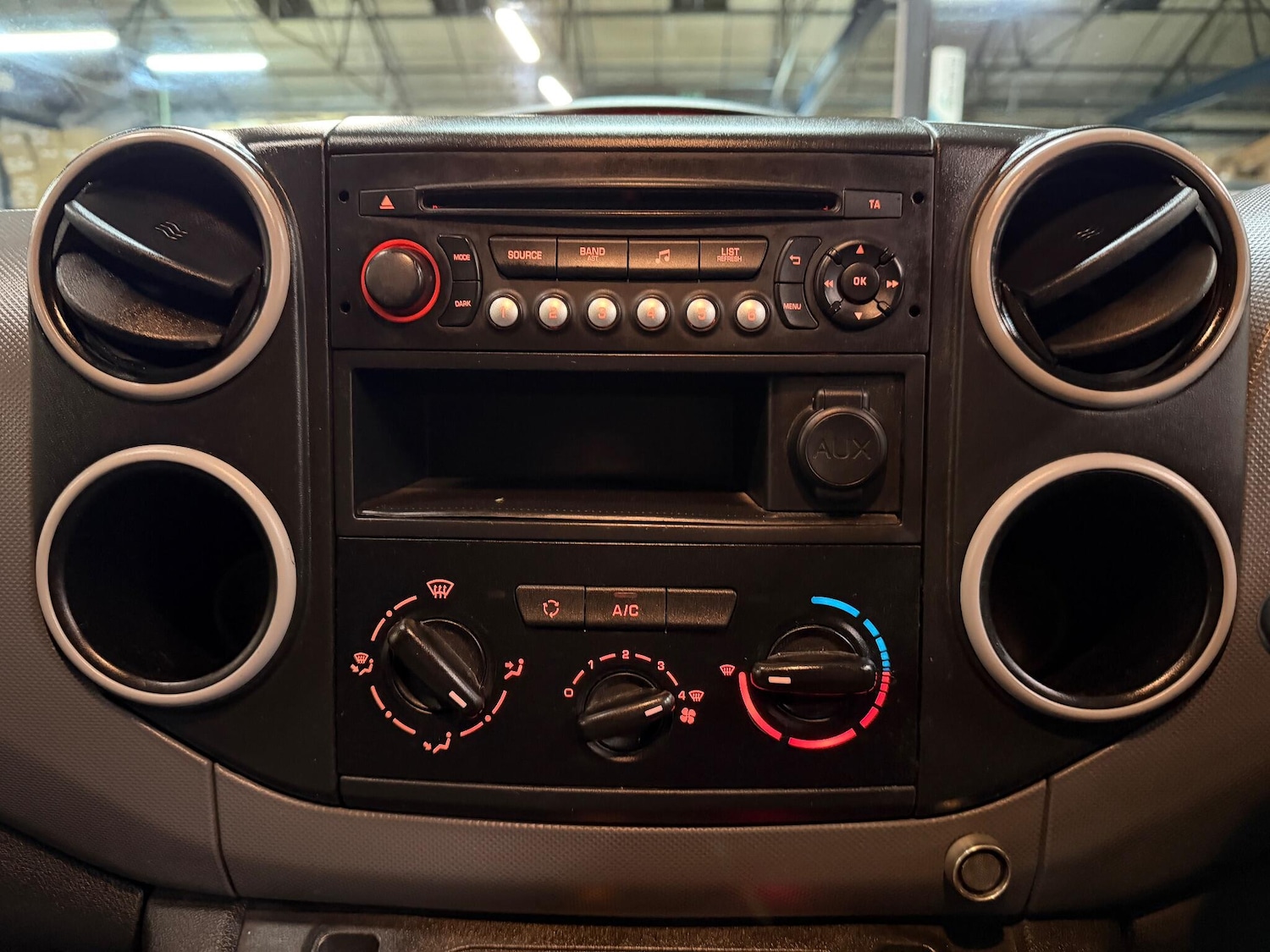 Used Peugeot Partner 2015 for sale - 76953565: Photo 23