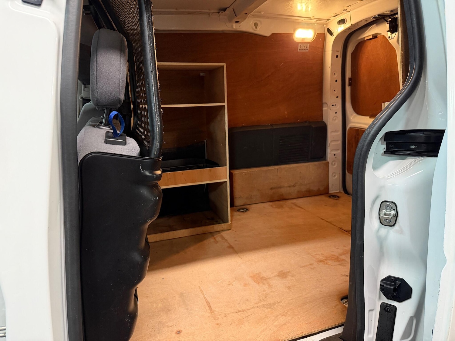 Used Peugeot Partner 2015 for sale - 76953565: Photo 28