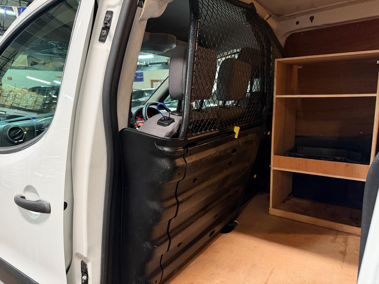 Used Peugeot Partner 2015 for sale - 76953565: Photo 29