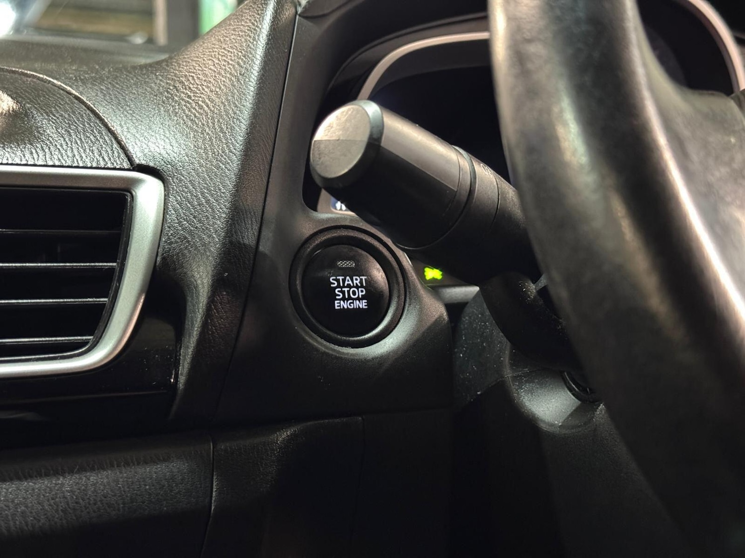 Used Mazda Mazda3 2015 for sale - 76886981: Photo 37