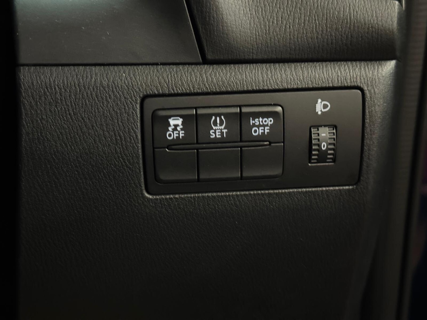 Used Mazda Mazda3 2015 for sale - 76886981: Photo 38