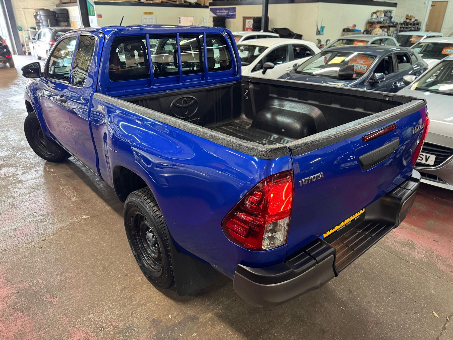 Used Toyota Hilux 2017 for sale - 76020989: Photo 10