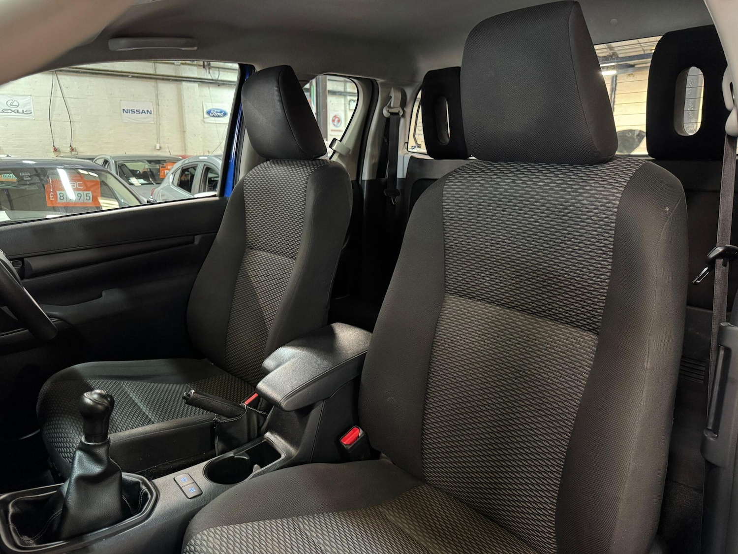 Used Toyota Hilux 2017 for sale - 76020989: Photo 23