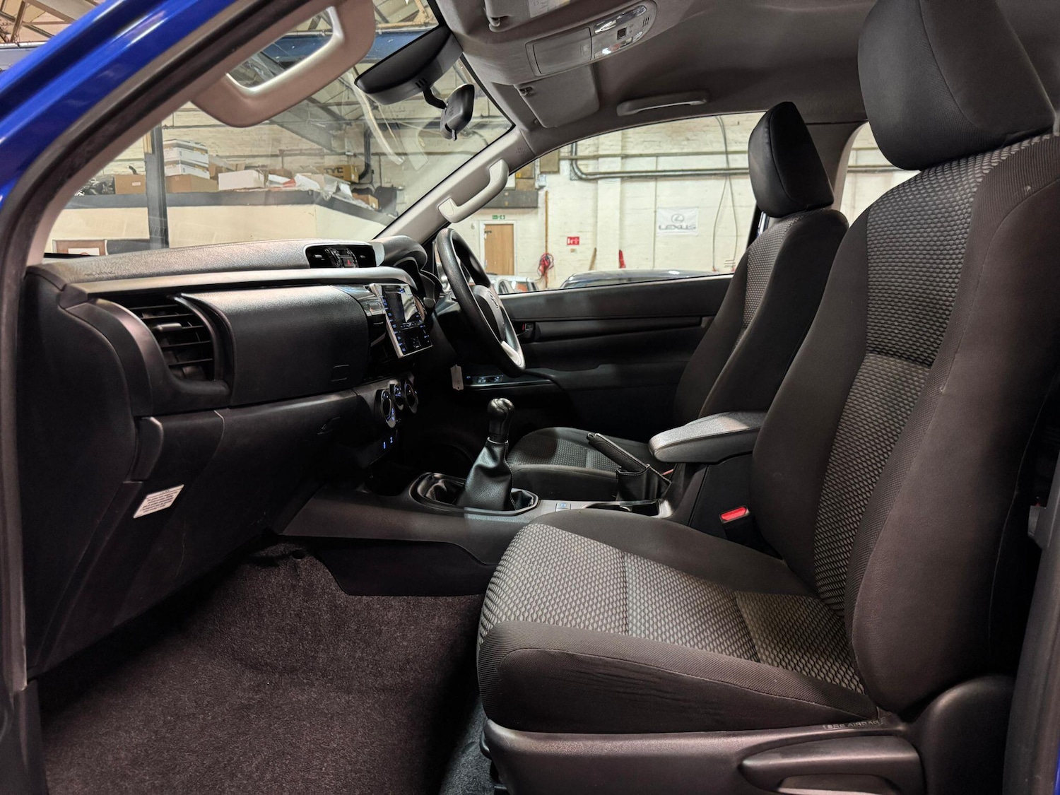 Used Toyota Hilux 2017 for sale - 76020989: Photo 24