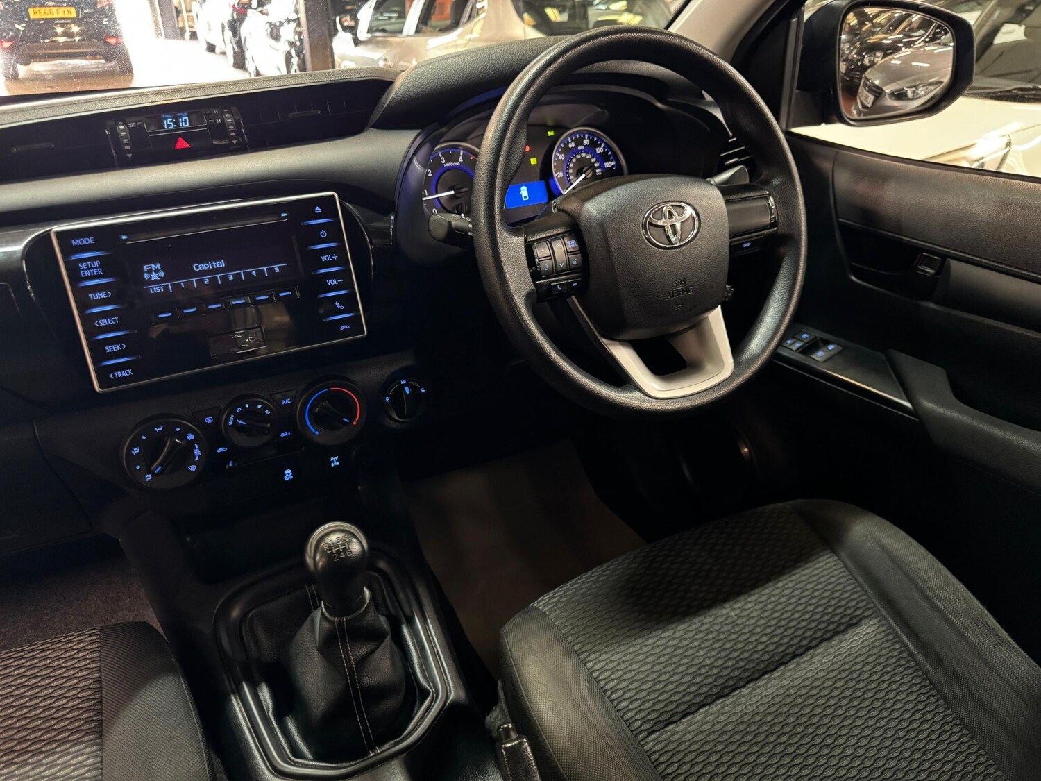 Used Toyota Hilux 2017 for sale - 76020989: Photo 26