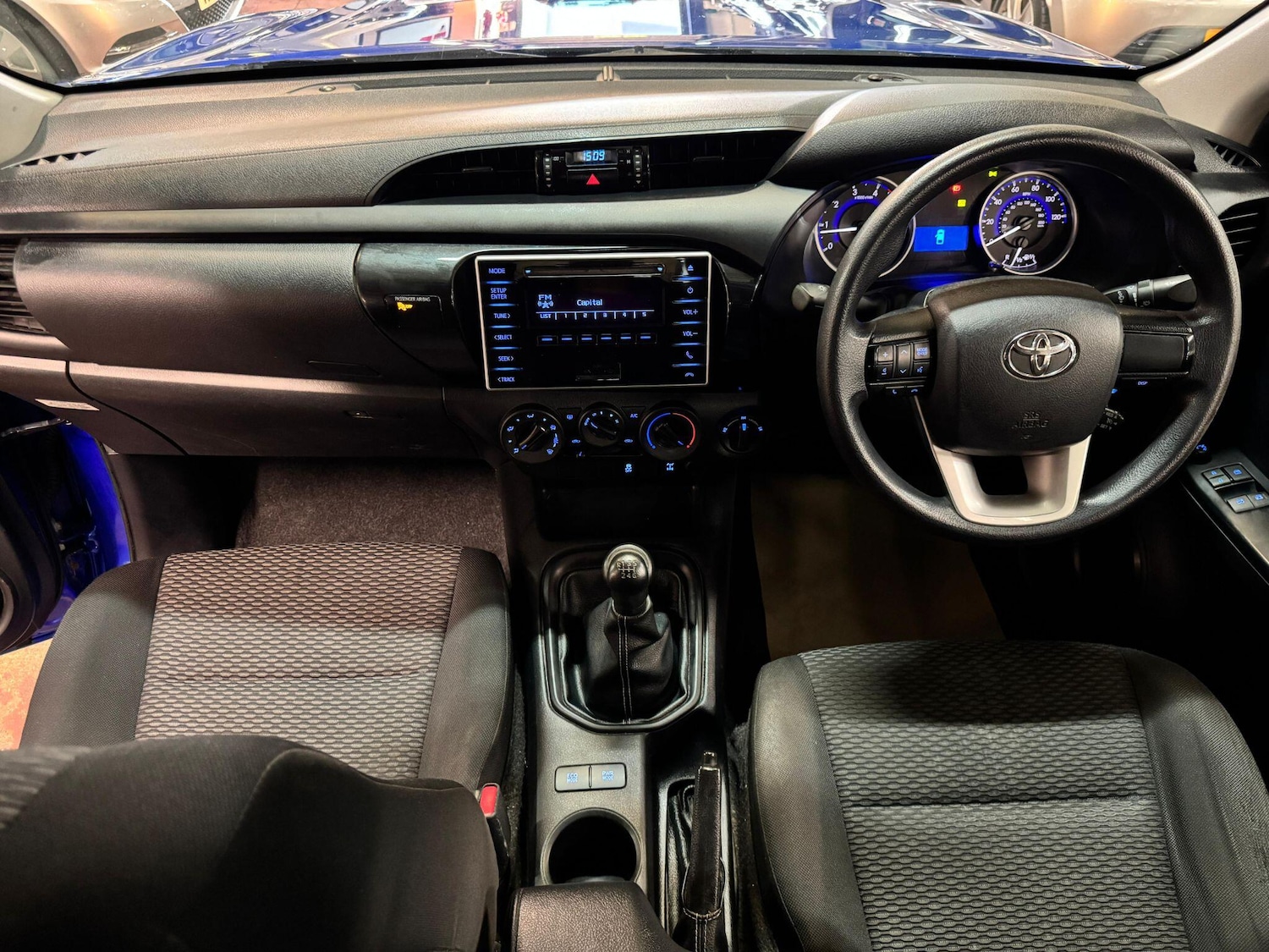 Used Toyota Hilux 2017 for sale - 76020989: Photo 27