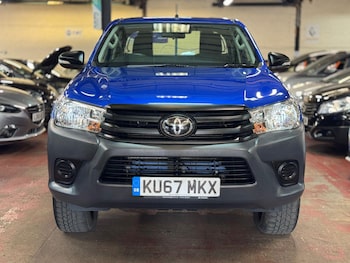 Used Toyota Hilux 2017 for sale - 76020989: Photo 2
