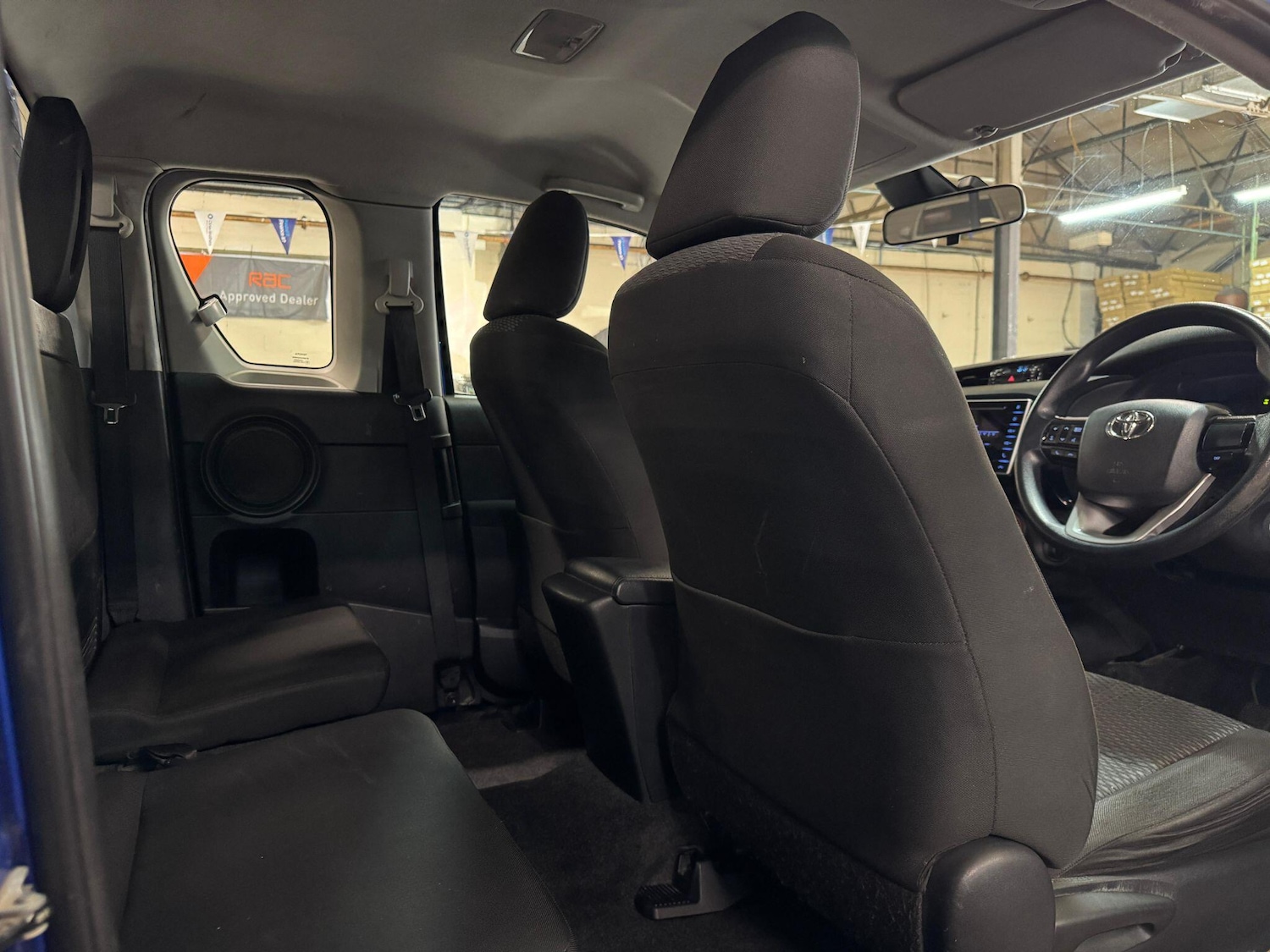 Used Toyota Hilux 2017 for sale - 76020989: Photo 31