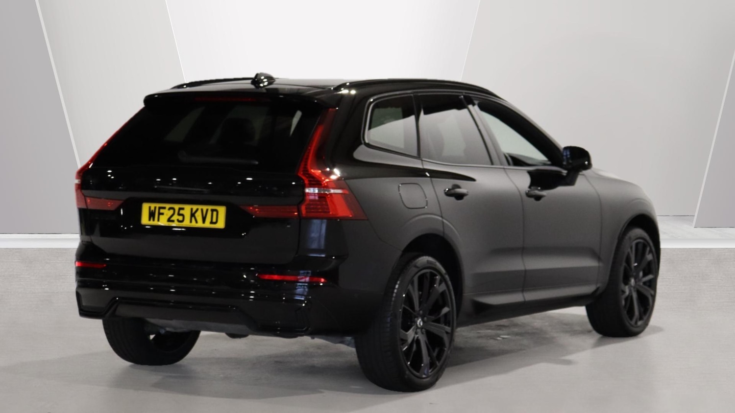 Used Volvo XC60 2025 for sale - 76109203: Photo 2