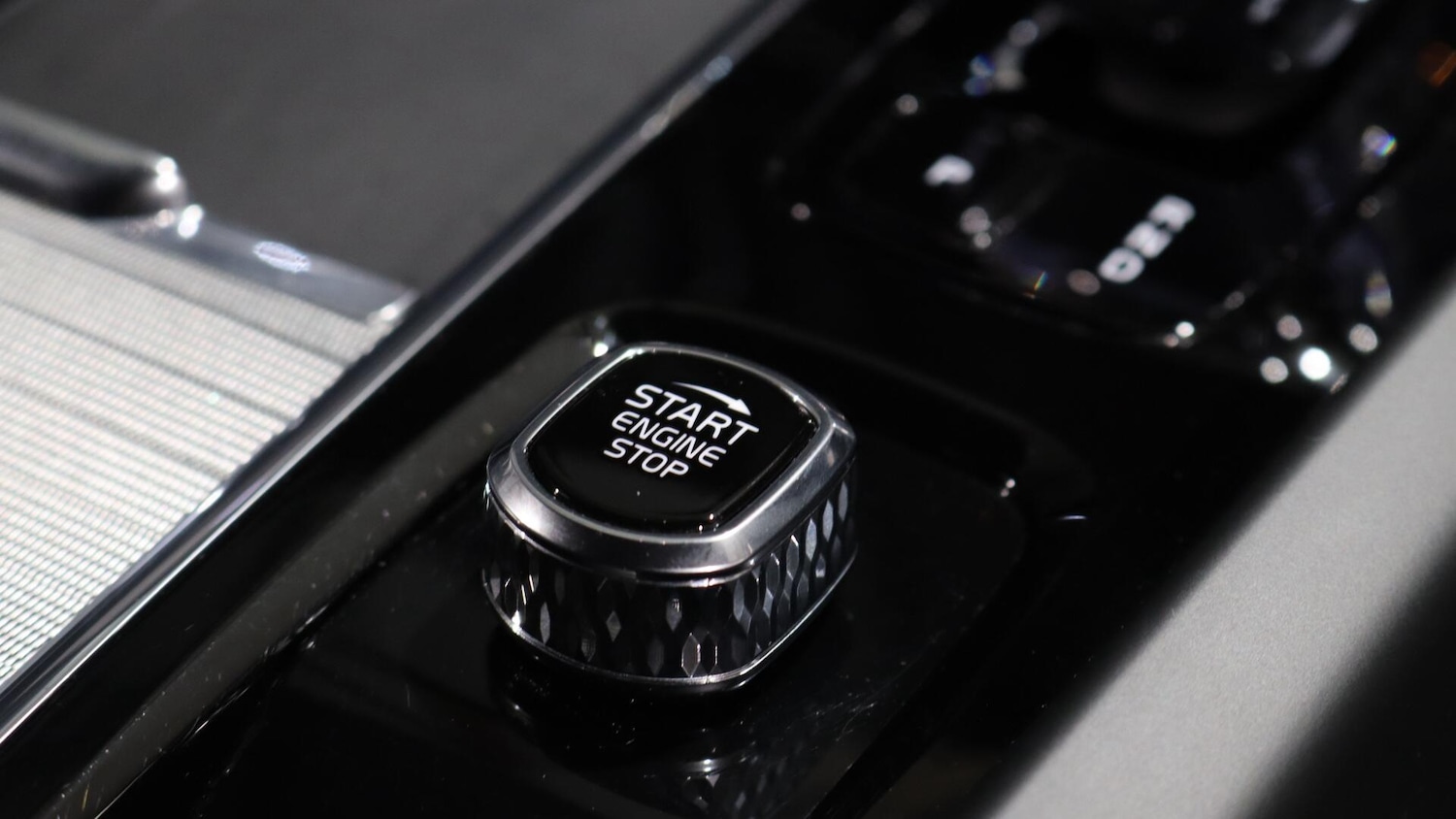 Used Volvo XC60 2025 for sale - 76109203: Photo 25