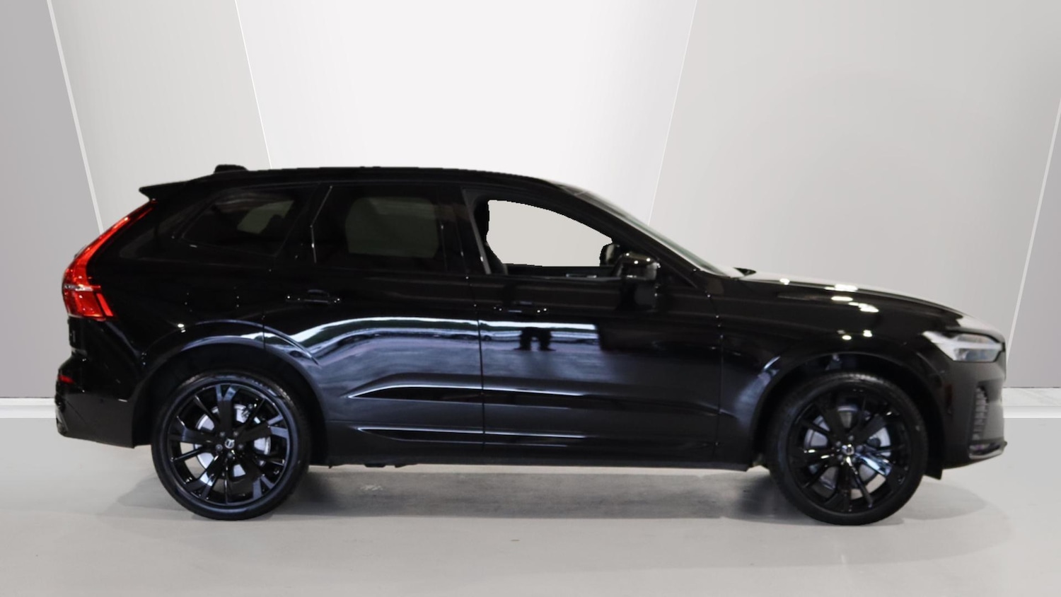 Used Volvo XC60 2025 for sale - 76109203: Photo 3