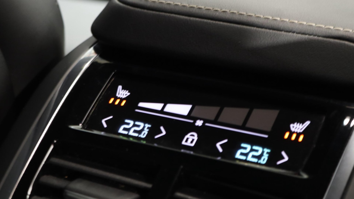 Used Volvo XC60 2025 for sale - 76109203: Photo 32