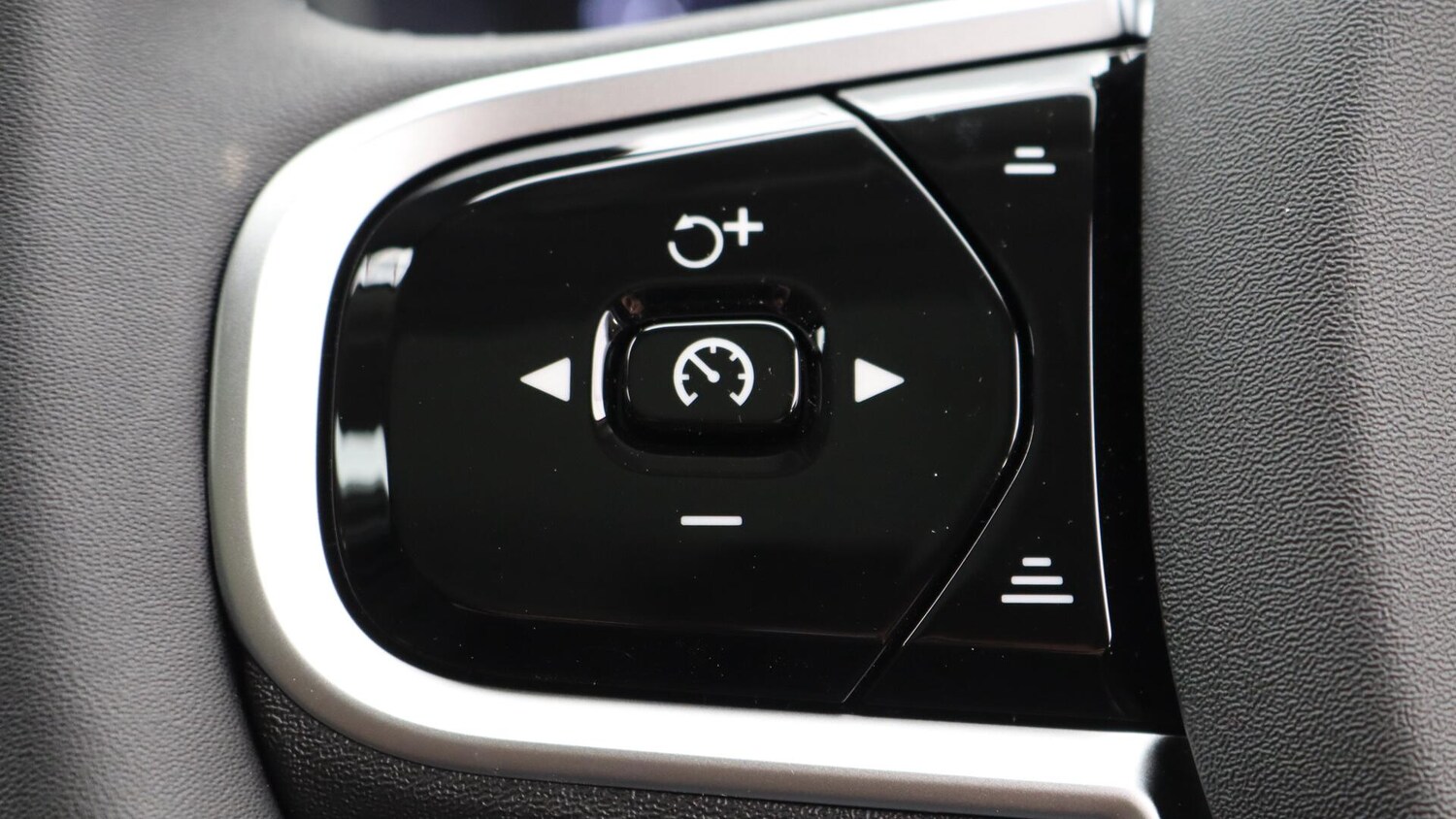 Used Volvo XC60 2025 for sale - 76072583: Photo 19