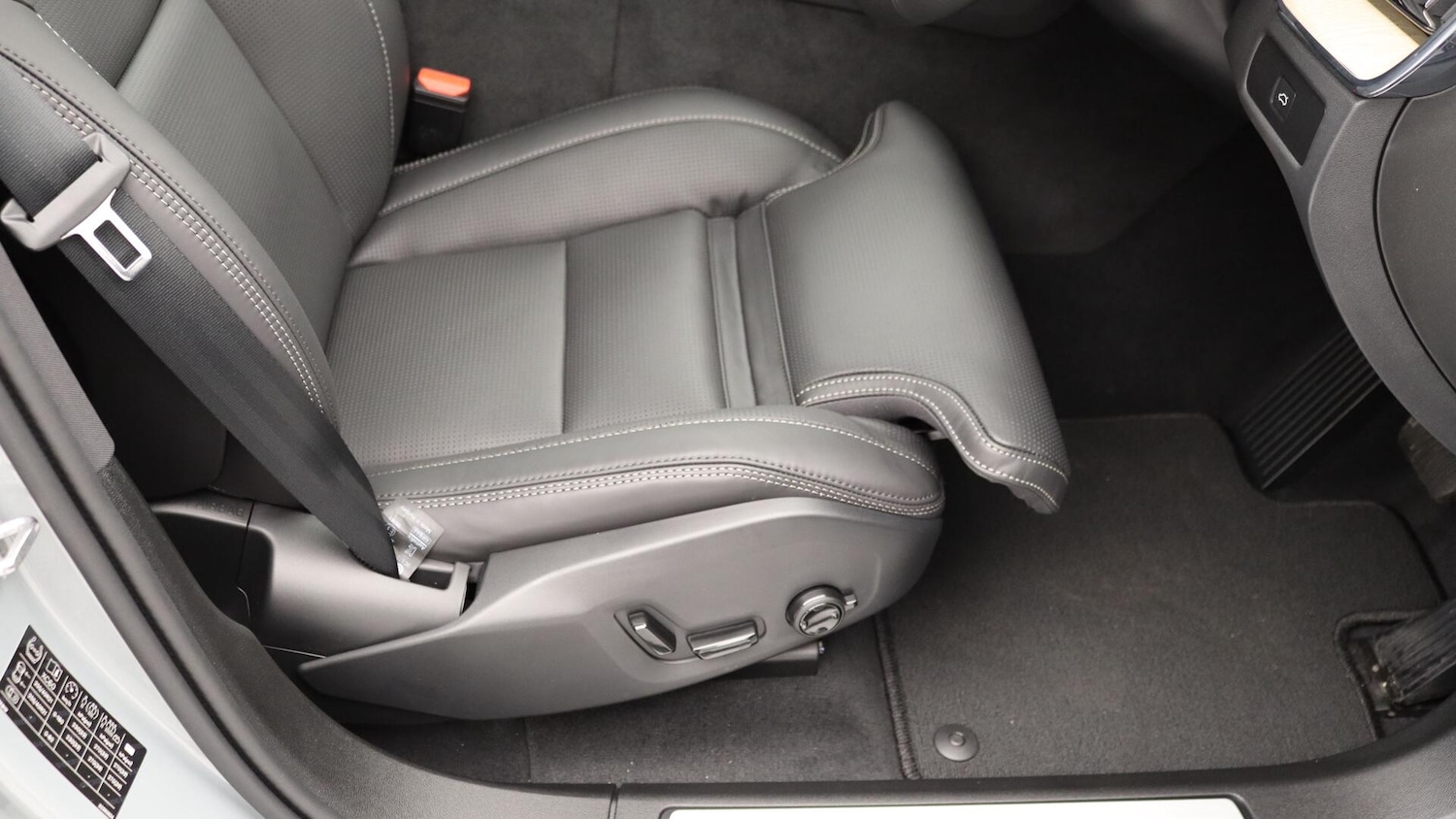 Used Volvo XC60 2025 for sale - 76072583: Photo 28