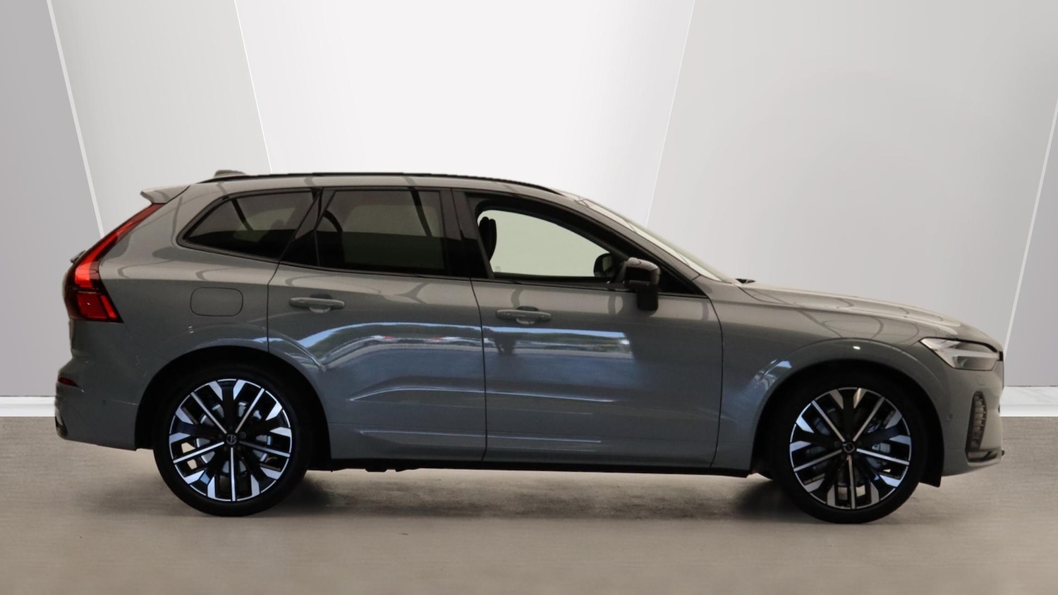 Used Volvo XC60 2025 for sale - 76072583: Photo 3