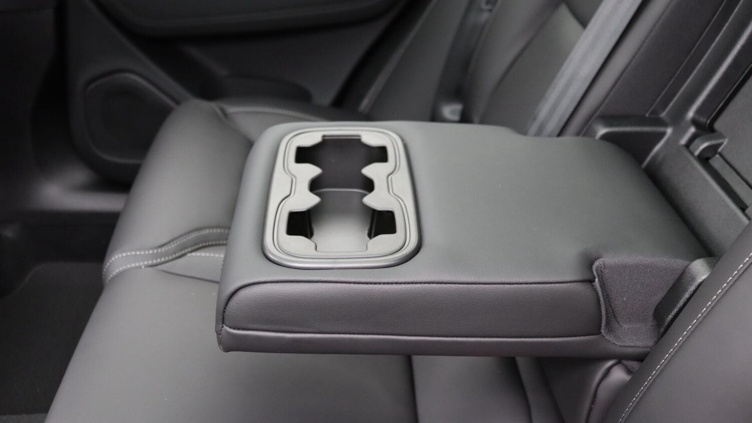 Used Volvo XC60 2025 for sale - 76072583: Photo 32