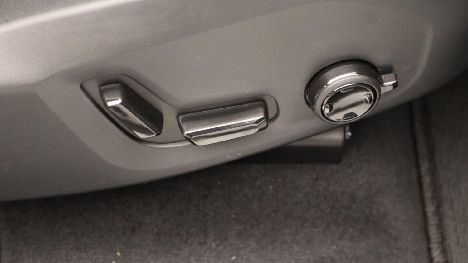 Used Volvo XC60 2025 for sale - 76072583: Photo 35