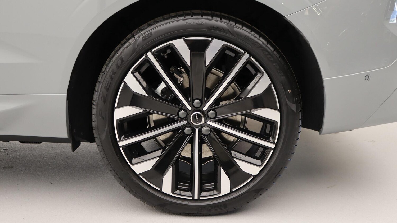 Used Volvo XC60 2025 for sale - 76072583: Photo 9