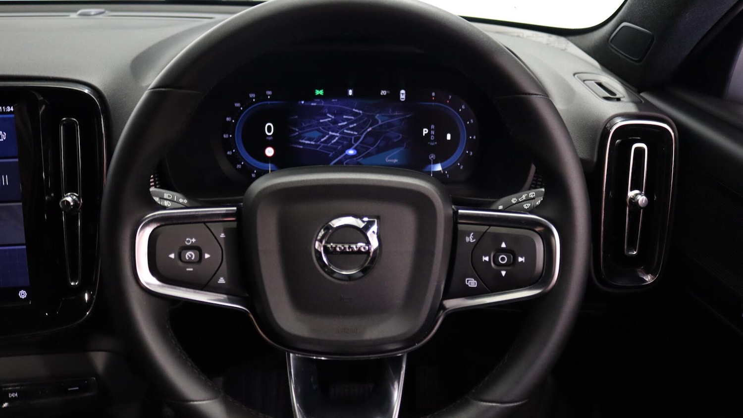 Used Volvo XC40 2025 for sale - 76059417: Photo 10