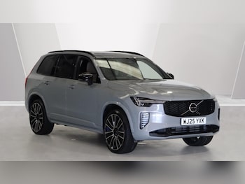 2025 (25) - T8 AWD PHEV Ultra Dark (22' Alloys, Sunroof, Bowers & Wilkins, 360 Camera) 5-Door