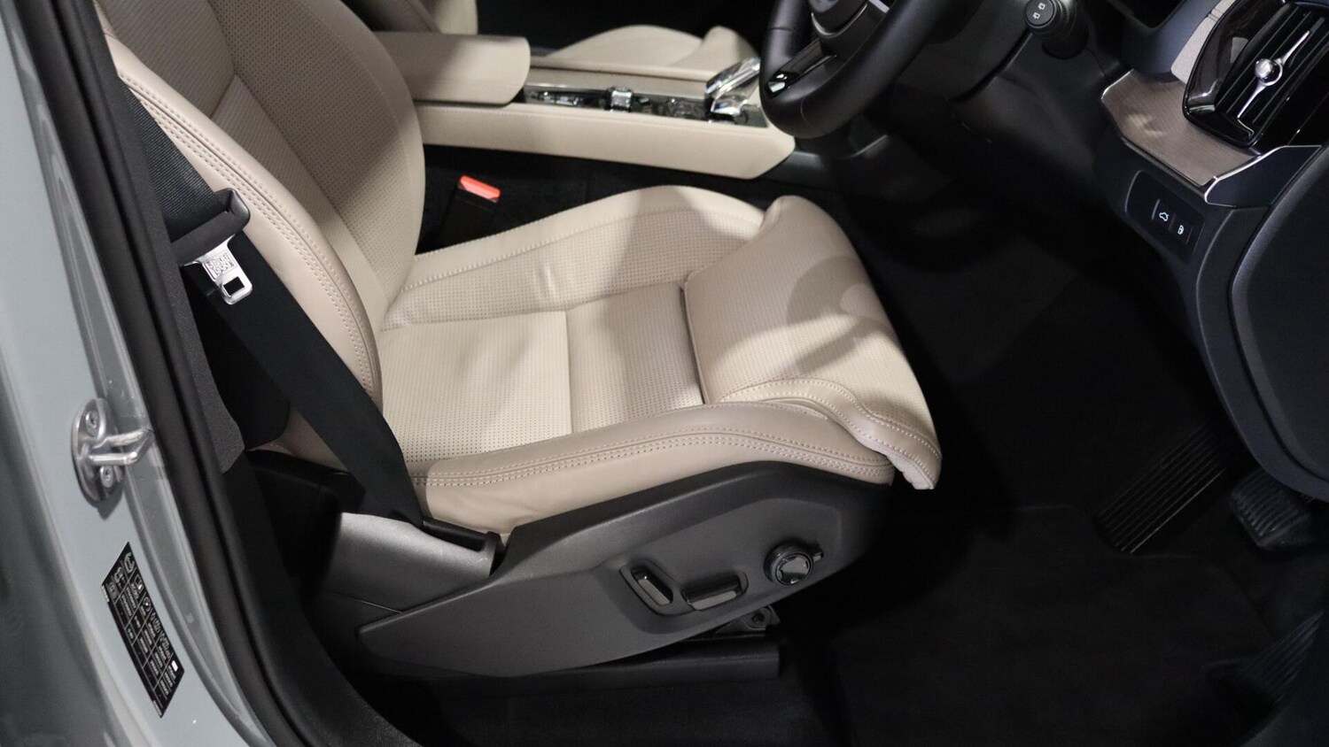 Used Volvo XC90 2025 for sale - 76026733: Photo 28
