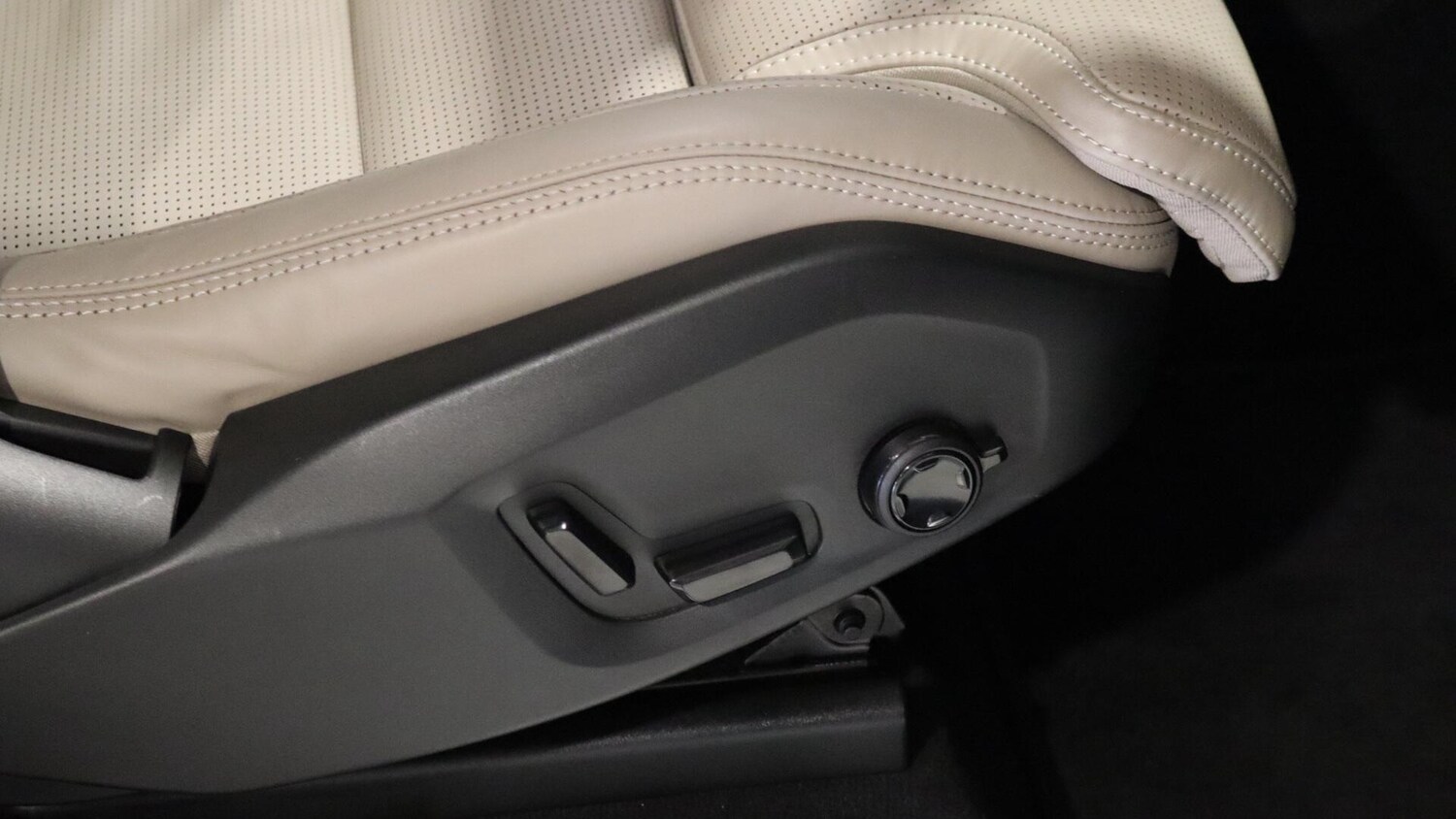 Used Volvo XC90 2025 for sale - 76026733: Photo 37