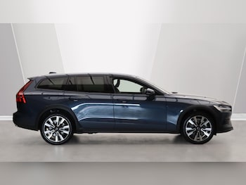 Used Volvo V60 Cross Country 2021 for sale - 75531350: Photo