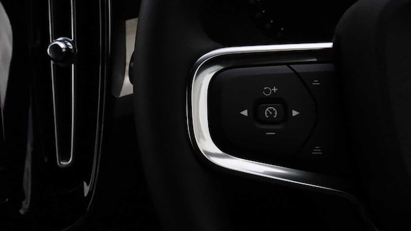 Used Volvo XC40 2025 for sale - 76246878: Photo 24